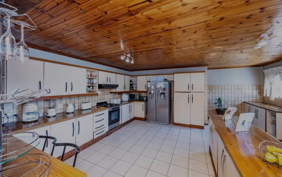 4 Bedroom Property for Sale in Beacon Bay Eastern Cape